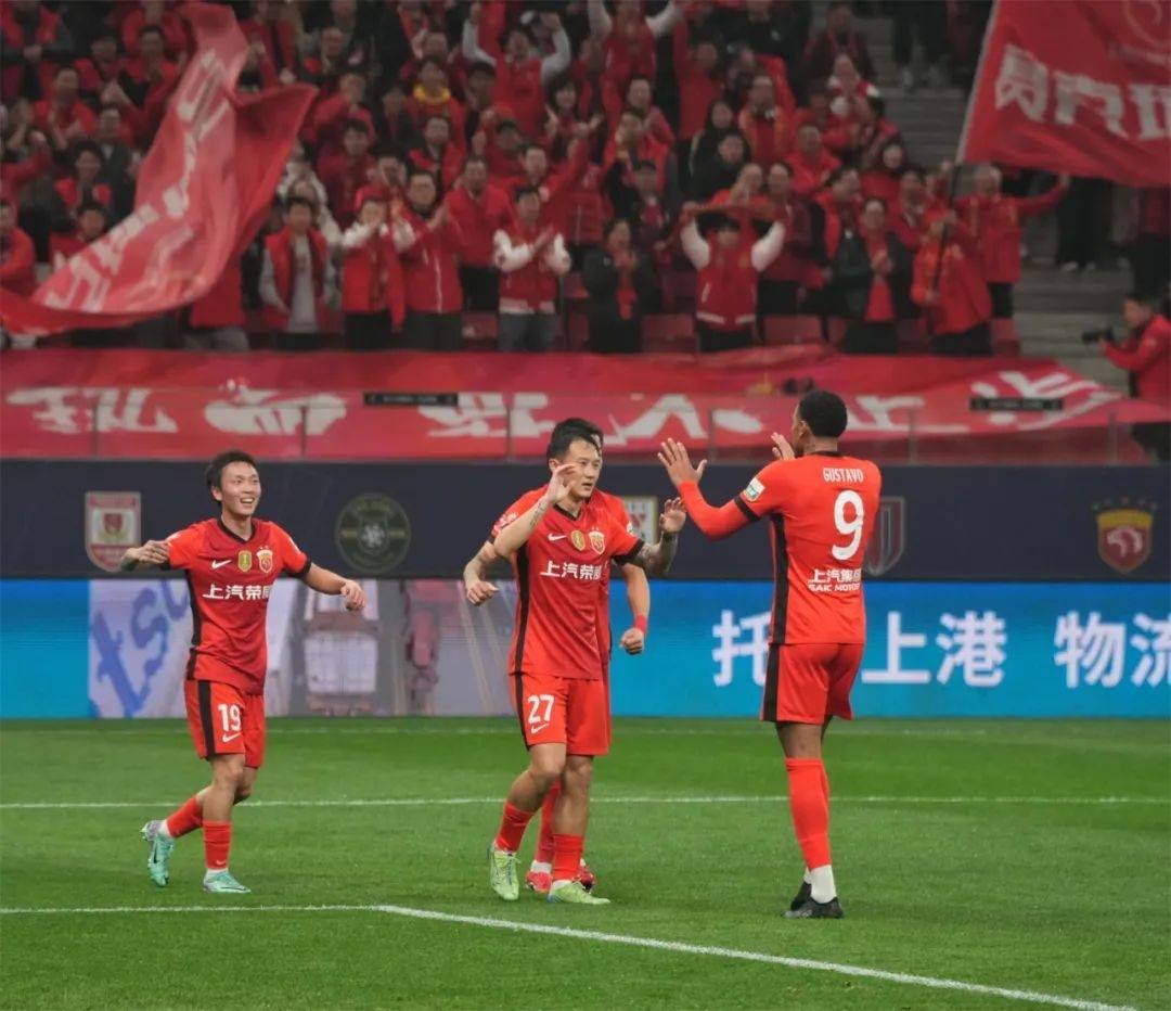 上海上港主场击溃广州恒大，领跑积分榜(2018年09月18日上海上港 vs 广州恒大淘宝视频直播)