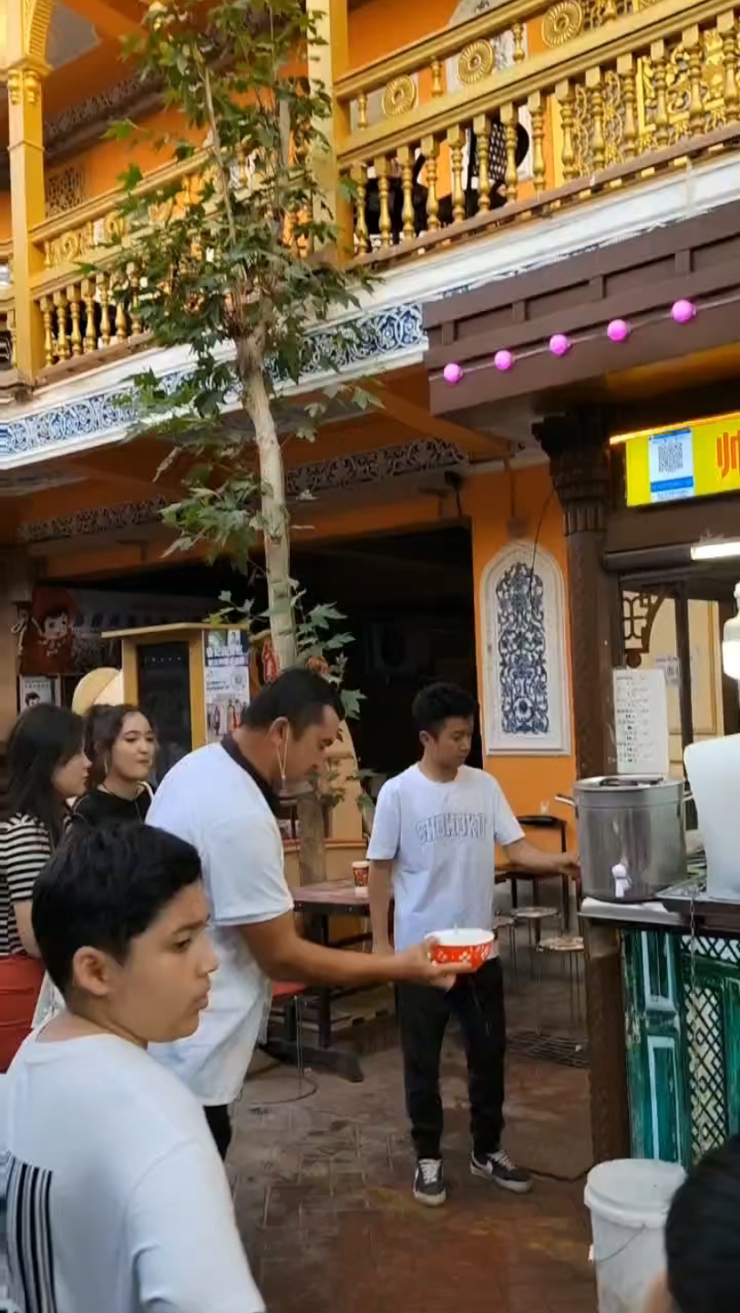关于火爆球场！球员们精湛技艺令人叹为观止的信息