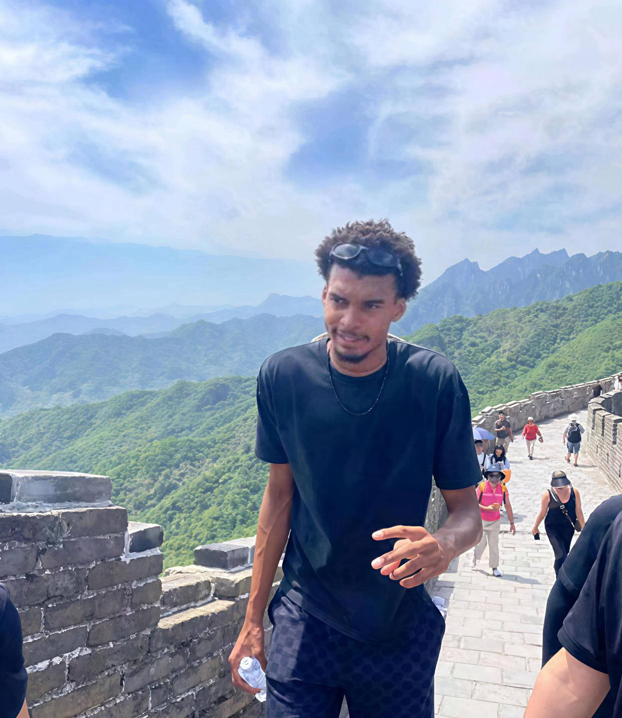 文班亚马“剃度出家”目前正在少林寺闭关修行的简单介绍