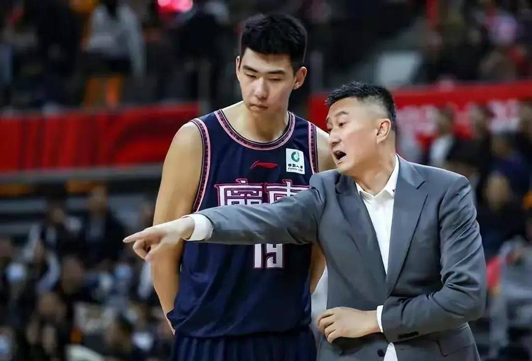 博鱼体育官方网站-广东宏远队遭遇福建队，胜算差距不容小视(广东宏远2队)