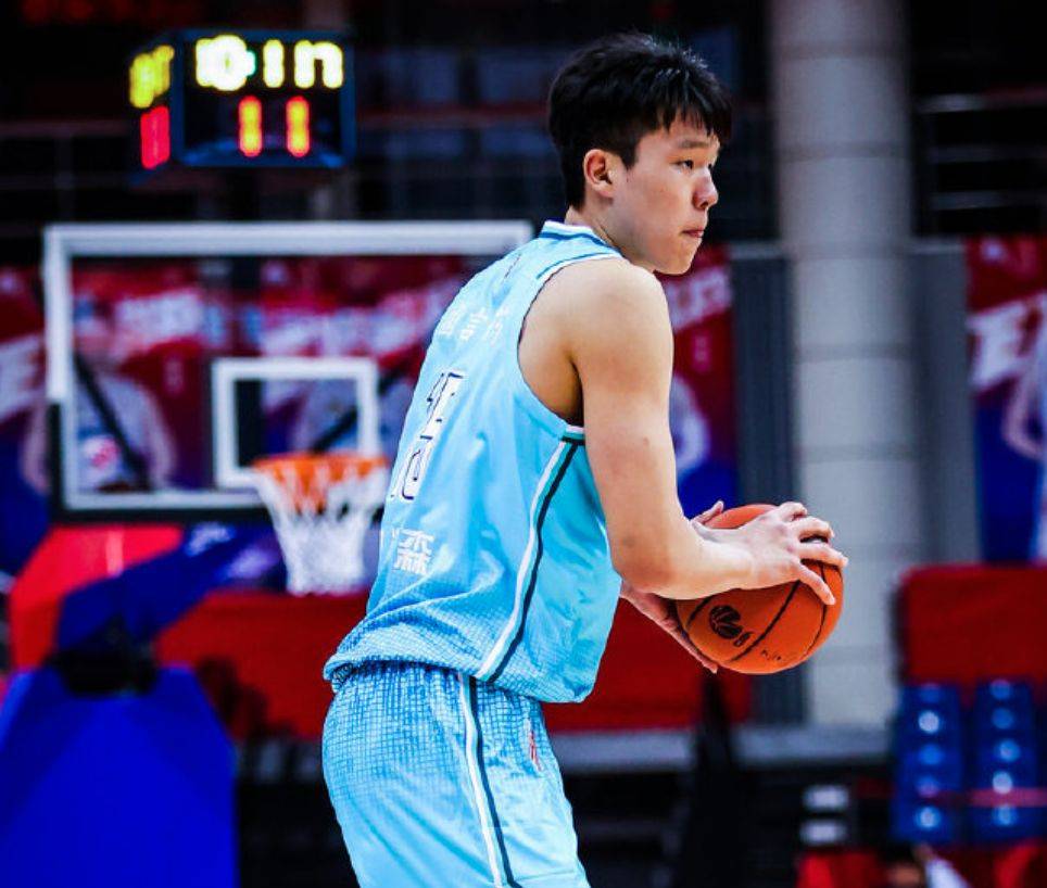 杨瀚森2K26能力值70弗拉格82高居历史新秀第二的简单介绍