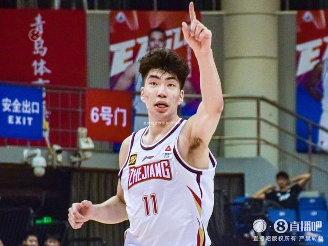 博鱼体育官网-余嘉豪签约西甲三年，首季租借西乙，月薪仅2000欧，损